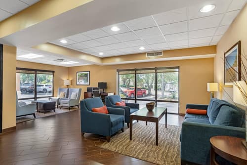 Comfort Suites Tallahassee Capitol - University Area, Lobby