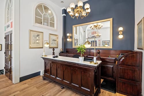 The Andrews Hotel, Reception