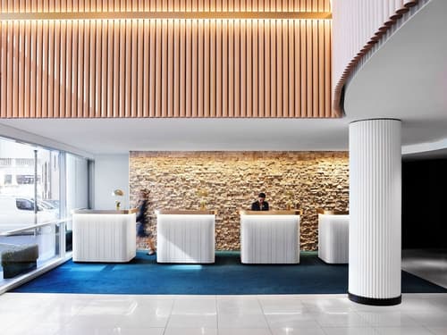 Novotel Sydney Darling Square, Reception