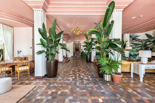 The Savoy Hotel & Beach Club, Lobby