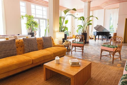 The Savoy Hotel & Beach Club, Lobby sitting area