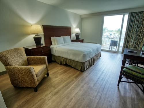 Treasure Island Hotel and Marina, Room