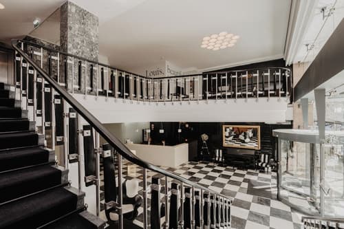 Hotel Florida, Interior entrance