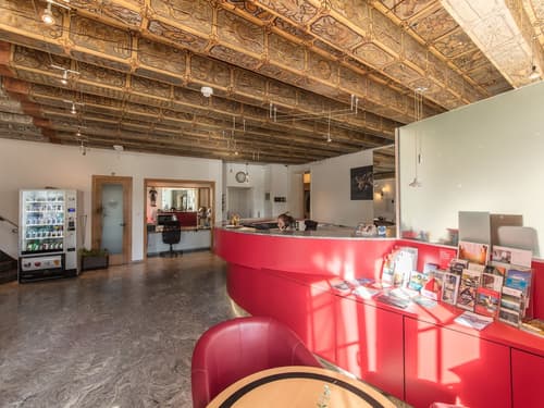 Hotel De La Rose, Reception