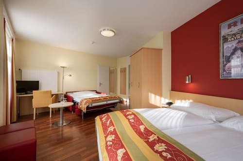 Hotel de la Paix, Room