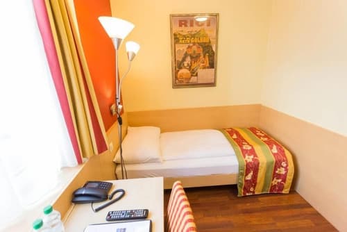 Hotel de la Paix, Room