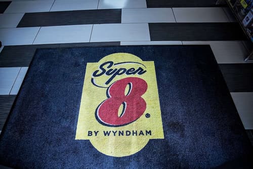 Super 8 by Wyndham Holbrook, Lobby