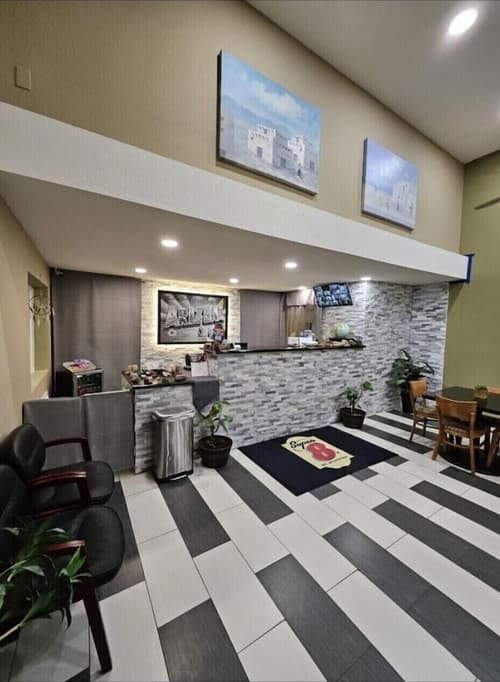 Super 8 by Wyndham Holbrook, Reception