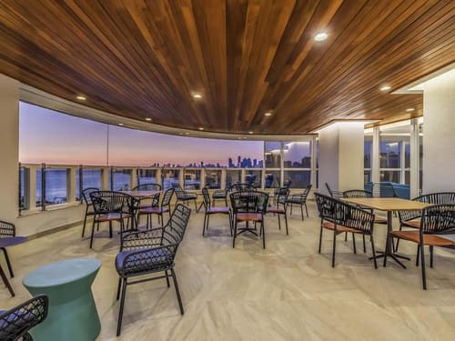 Novotel Salvador Rio Vermelho, Restaurant