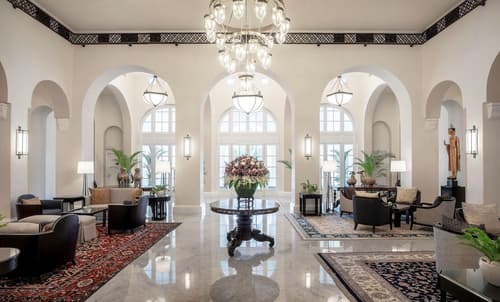 Raffles Hotel Le Royal, Lobby sitting area