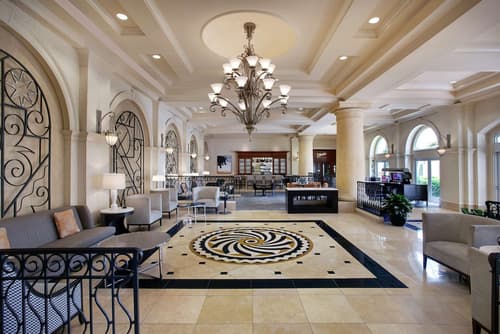 Hilton Naples, Lobby
