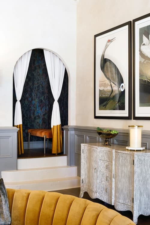 Ambassador Hotel Tulsa, Autograph Collection, Lobby