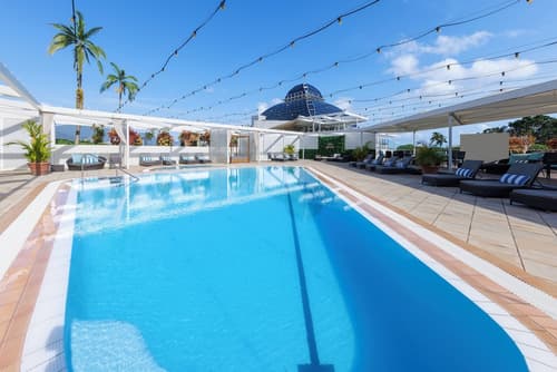 Pullman Reef Hotel Casino, Rooftop pool