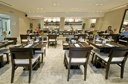 Broadway Hotel & Suites, Restaurant