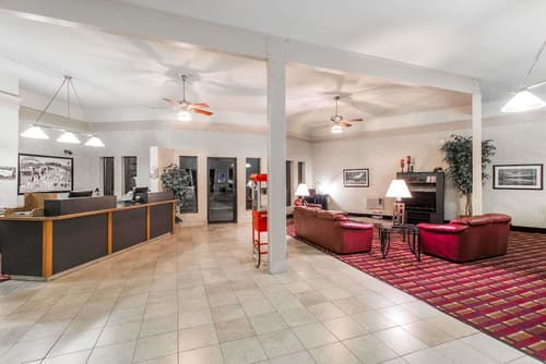 Super 8 by Wyndham Casper West by the River, Lobby