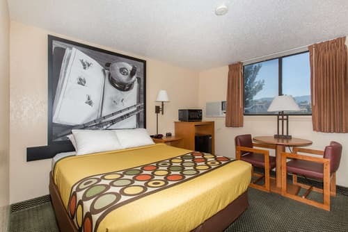 Super 8 by Wyndham Casper West by the River, Room