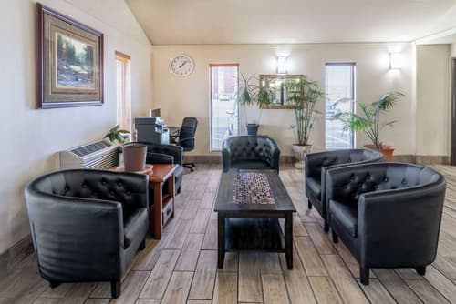 Super 8 by Wyndham Cheyenne WY, Lobby