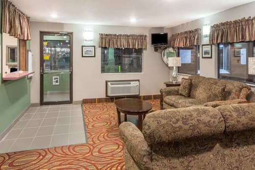 Super 8 by Wyndham Rock Springs, Lobby