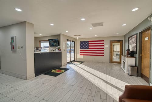 Super 8 by Wyndham Hot Springs, Lobby