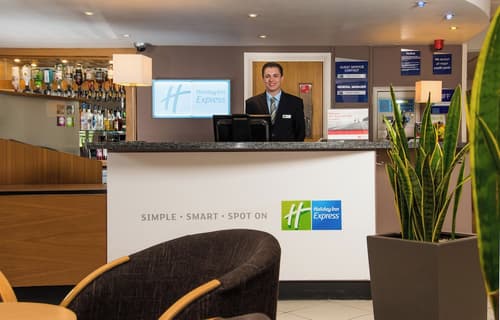 Holiday Inn Express Gloucester - South by IHG, Reception