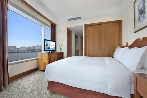 Harbour Plaza North Point, Room