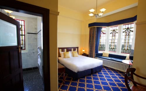 The Carrington Hotel, Room