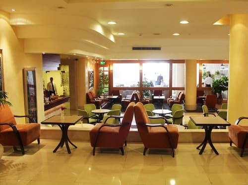 Ambassador Hotel, Lobby