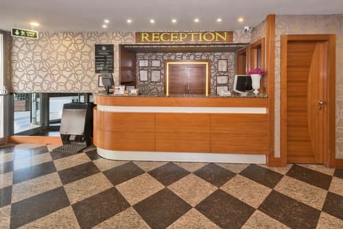 Hotel Vicenza, Reception