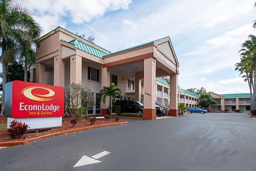 Econo Lodge Inn & Suites, Primary image