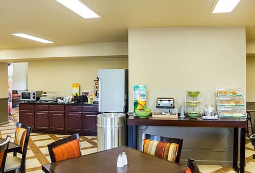Quality Inn Vicksburg, Breakfast area