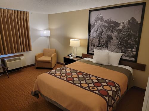 Super 8 by Wyndham Cody, Room