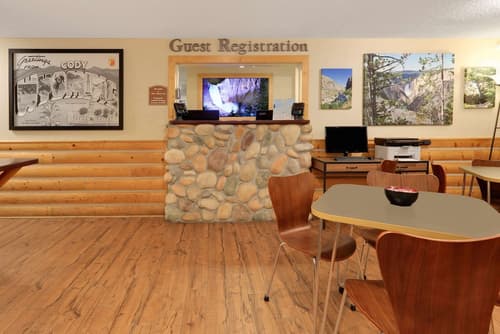 Super 8 by Wyndham Cody, Lobby