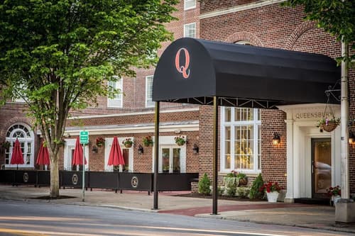 The Queensbury Hotel, Property entrance