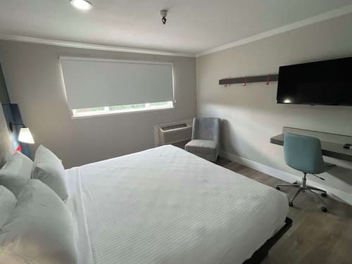 The Midtowner Hotel, SureStay Collection by Best Western, Room