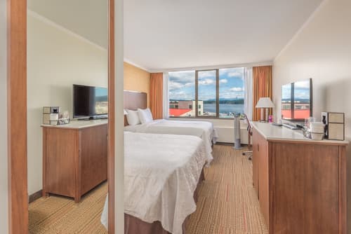 Coast Discovery Inn, 