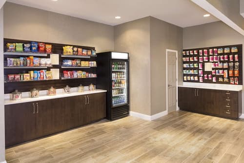 DoubleTree by Hilton Hotel Jacksonville Riverfront, Snack bar