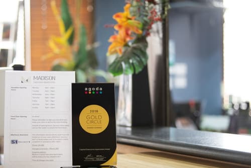 Madison Capital Executive Apartments, Reception