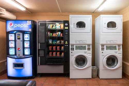 Banff Caribou Lodge and Spa, Vending machine
