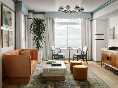 The Georgian Hotel, Room