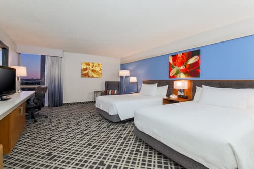 Hilton Garden Inn Dallas/Market Center, Room