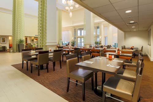Hilton Garden Inn Dallas/Market Center, Restaurant