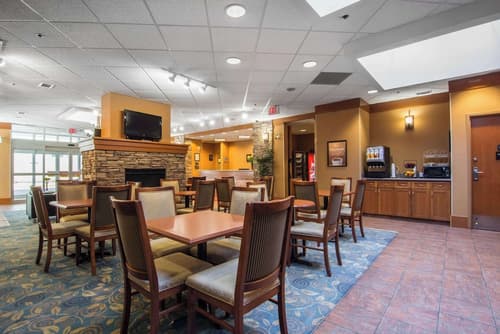Econo Lodge Inn & Suites University, Lobby