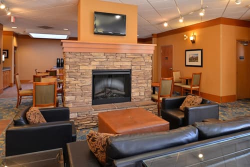 Econo Lodge Inn & Suites University, Lobby sitting area