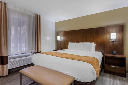 Comfort Suites Tucson near Sabino Canyon, Room