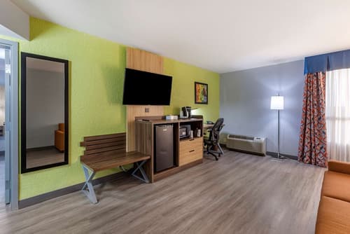 Best Western Plus St. Louis West-Westport, Room