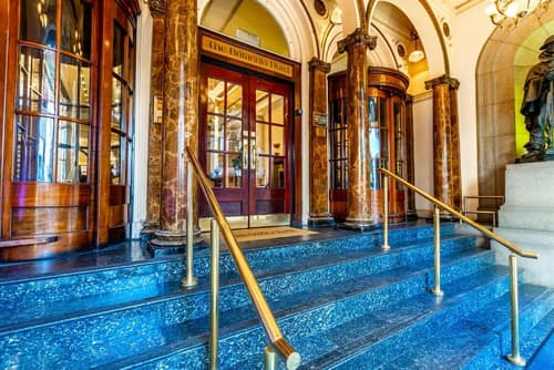 Britannia Hotel Manchester, Exterior