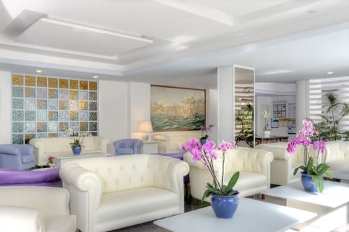 Hotel Caravel, Lobby lounge