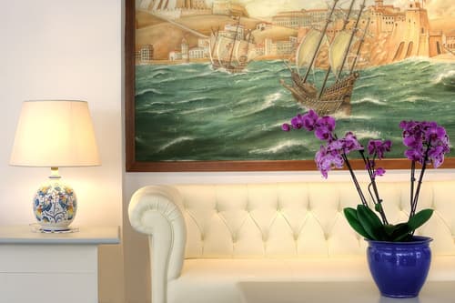 Hotel Caravel, Lobby sitting area