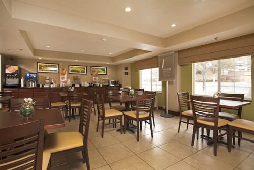 Rodeway Inn Albuquerque Airport, Breakfast area