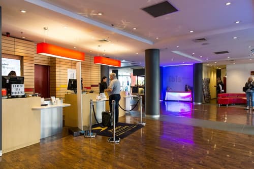 ibis Sydney Darling Harbour, Reception